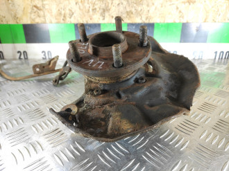 Кулак поворотный передний левый Toyota Camry v10