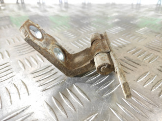 Петля двери передней левой верхняя Toyota Camry v10