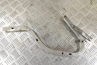 Петля багажника правая Toyota Corolla AE110