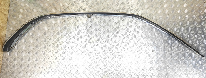 Молдинг крыши правый Toyota Camry v10
