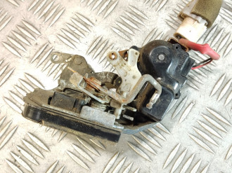 Замок двери задней правой Toyota Corolla e10