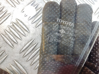 Стекло двери задней левой Toyota Corolla e10