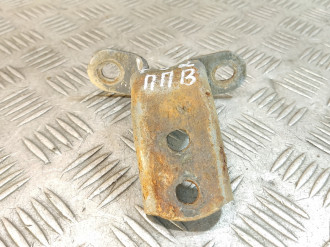 Петля двери передней правой верхняя Toyota Corolla e10