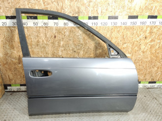 Дверь передняя правая Toyota Corolla e10