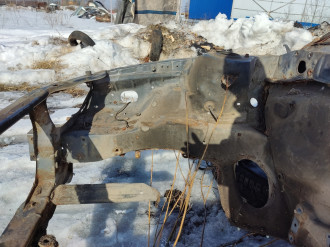 Лонжерон передний правый Toyota Corolla e10