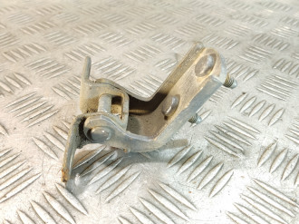 Петля двери задней правой нижняя Toyota Corolla e10