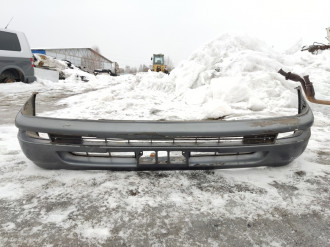 Бампер передний Toyota Corolla e10
