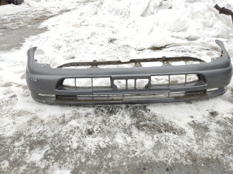 Бампер передний Toyota Corolla e10