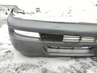 Бампер передний Toyota Corolla e10