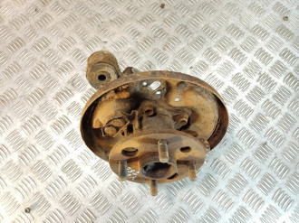 Кулак задний левый Toyota Corolla e10