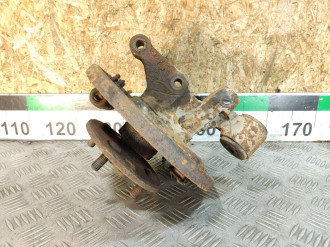 Кулак задний правый Toyota Corolla e10