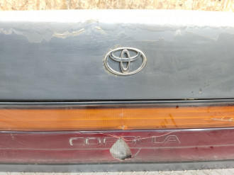 Крышка багажника Toyota Corolla e10