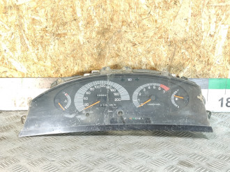 Панель приборов Toyota Previa 1990-2000