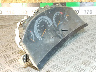 Панель приборов Toyota Previa 1990-2000