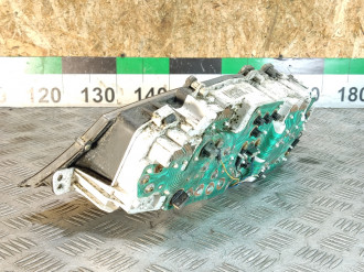 Панель приборов Toyota Previa 1990-2000