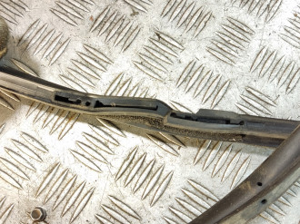 Уплотнитель двери передней левой Toyota Camry v40