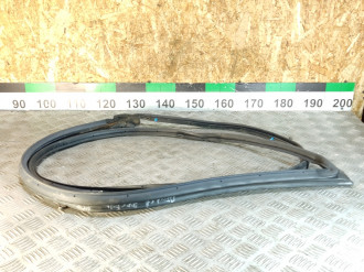 Уплотнитель двери передней левой Toyota Camry v40