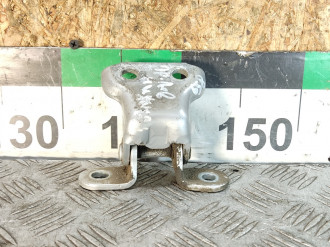 Петля двери передней левой нижняя Toyota Camry v40