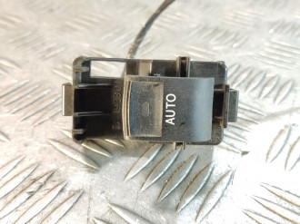 Кнопка стеклоподъемника Toyota Camry v40