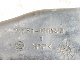 Воздухозаборник Toyota Avensis 2 2003 2008