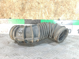 Патрубок воздушного фильтра Toyota Avensis 2 2003 2008