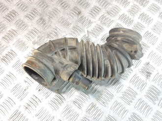 Патрубок воздушного фильтра Toyota Avensis 2 2003 2008