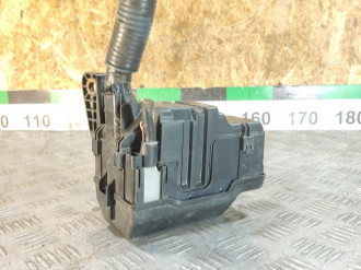 Блок предохранителей моторный Toyota Avensis 2 2003 2008