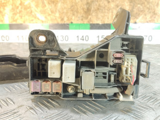 Блок предохранителей моторный Toyota Avensis 2 2003 2008