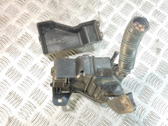 Блок предохранителей моторный Toyota Avensis 2 2003 2008