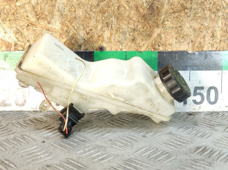 Бачок главного тормозного цилиндра Toyota Avensis 2003 2008