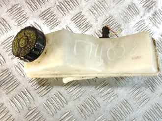 Бачок главного тормозного цилиндра Toyota Avensis 2003 2008