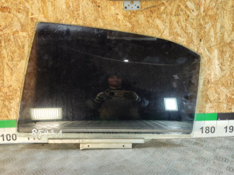 Стекло двери задней левой Toyota Camry v40