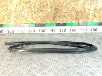 Уплотнитель стекла двери зад. правый Toyota Camry v40