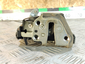 Замок двери задней левой Toyota Camry v40