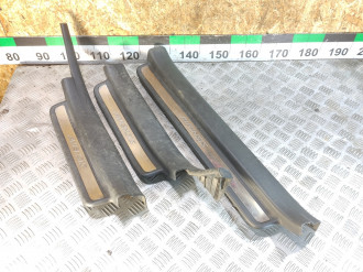 Накладка порога внутренняя комплект Toyota Avensis 2 2003 2008