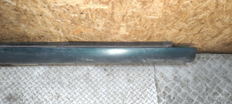 Накладка порога наружняя левая Toyota Avensis 2 2003 2008