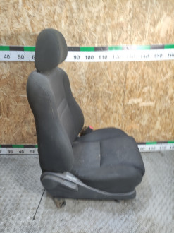 Сиденье переднее правое Toyota Avensis 2 2003 2008