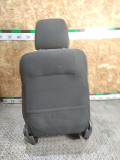 Сиденье переднее левое Toyota Avensis 2 2003 2008