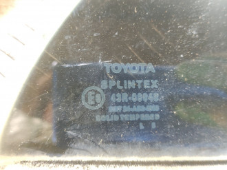 Стекло двери задней правой форточка Toyota Avensis 2 2003 2008