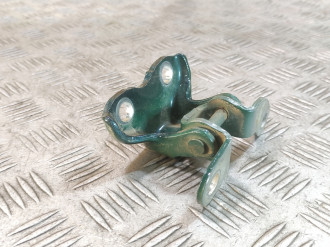 Петля двери задней левой верхняя Toyota Avensis 2 2003 2008