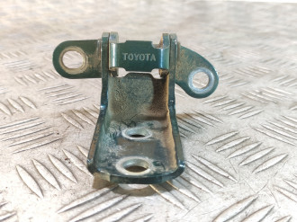 Петля двери задней левой нижняя Toyota Avensis 2 2003 2008