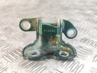 Петля двери задней правой верхняя Toyota Avensis 2 2003 2008