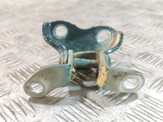 Петля двери задней правой верхняя Toyota Avensis 2 2003 2008