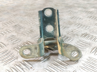 Петля двери задней правой нижняя Toyota Avensis 2 2003 2008