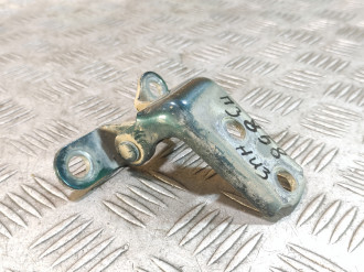 Петля двери задней правой нижняя Toyota Avensis 2 2003 2008