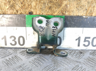 Петля двери передней левой нижняя Toyota Avensis 2 2003 2008