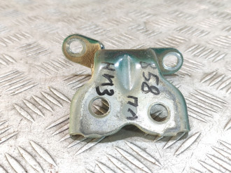 Петля двери передней левой нижняя Toyota Avensis 2 2003 2008