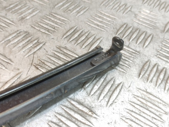 Направляющая стекла Toyota Avensis 2 2003 2008