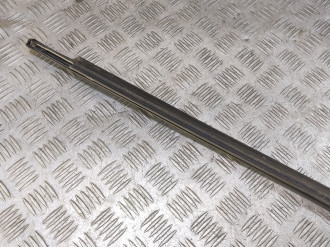 Молдинг стекла двери правой задней Toyota Avensis 2 2003 2008