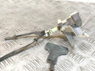 Замок лючка бензобака Toyota Avensis 2 2003 2008